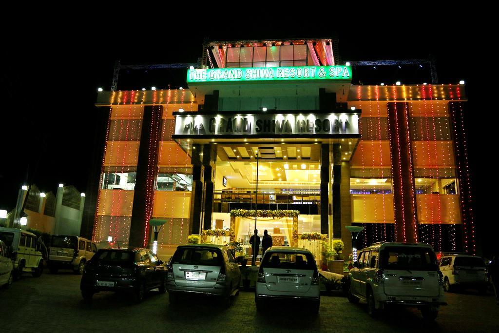 Cygnett Resort Grand Shiva Shivpuri  Экстерьер фото